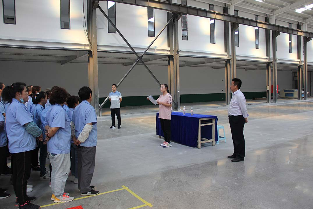 公司舉辦迎國慶中秋運動會(圖1)